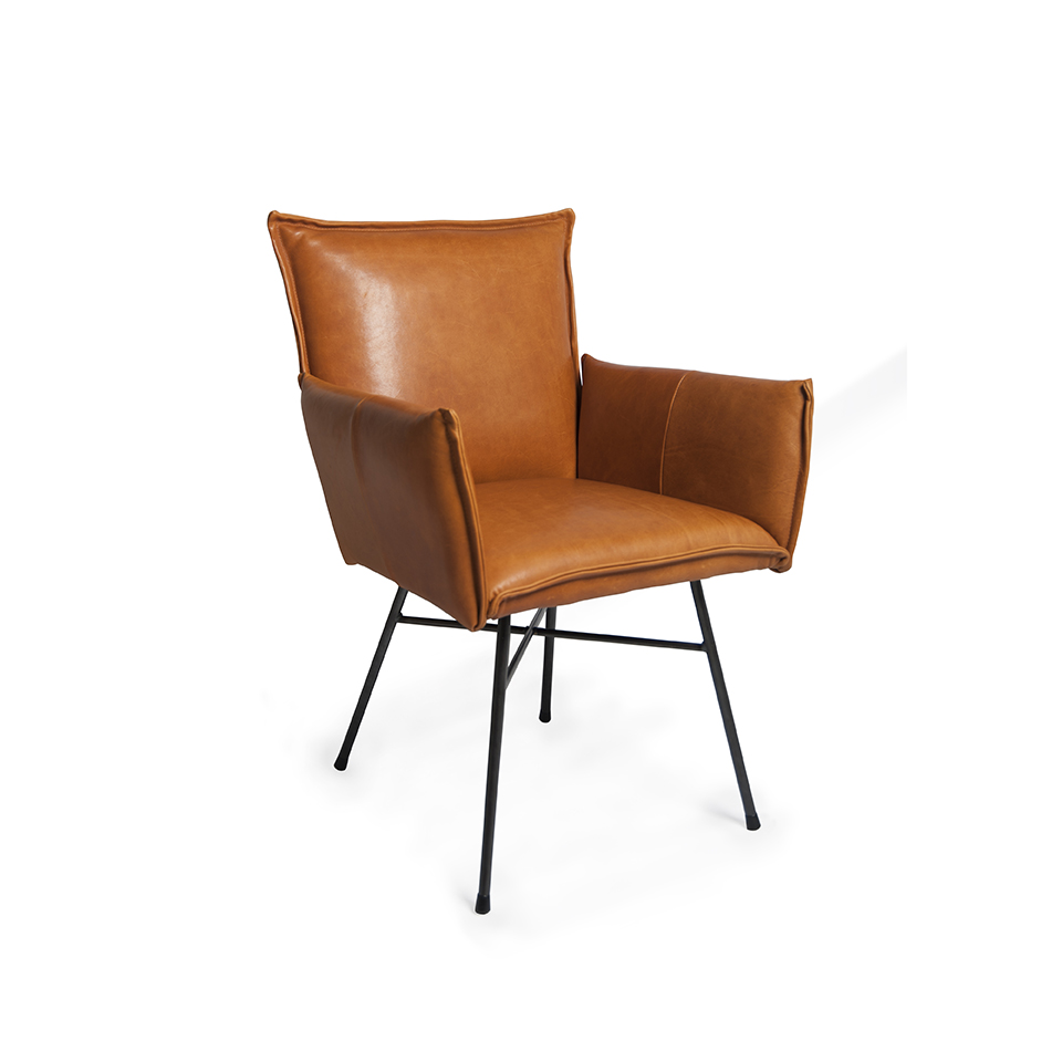 Sanne Diningchair With Arm Luxor Cognac Oblique